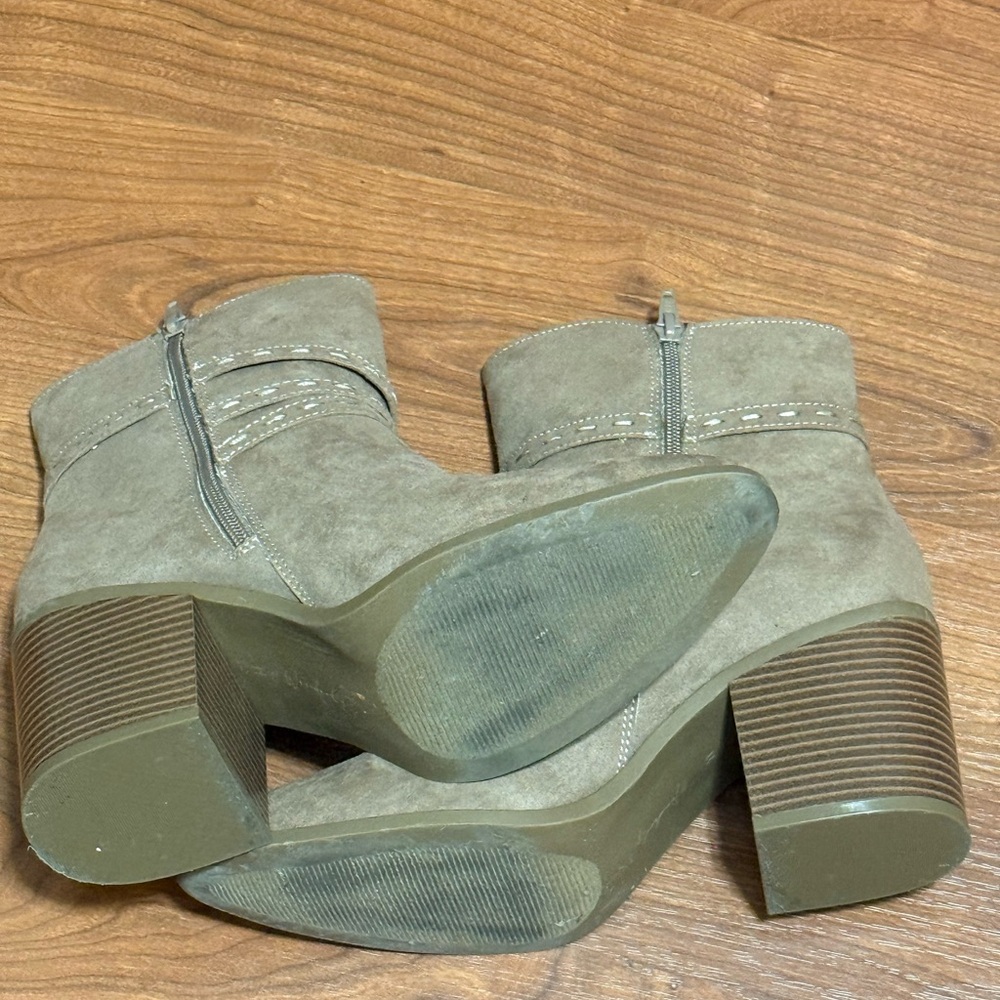 Women's Suede Ankle Boots in Taupe Size 11 - Picture 6 of 6
